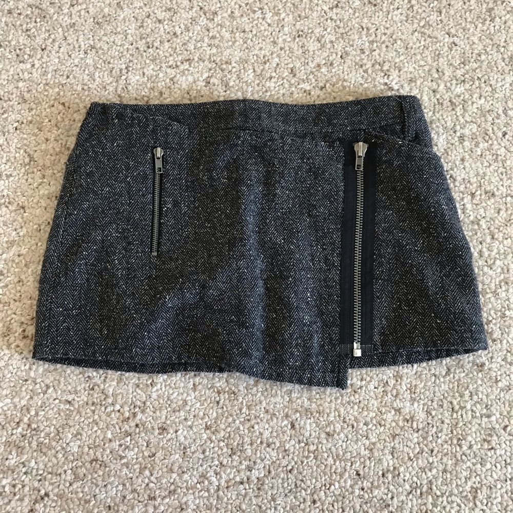 Guess mini skirt